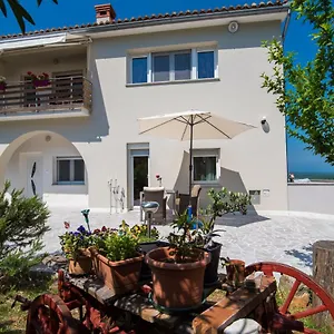 Appartamento Laura, Salatić