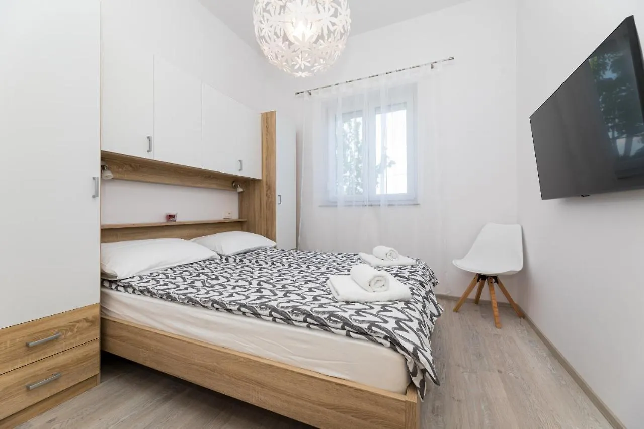 Apartments Jana Salatić Kroatien