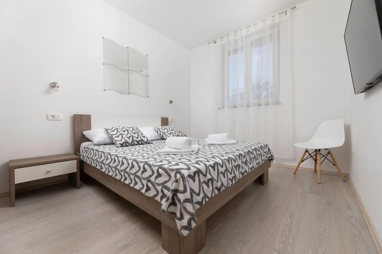 Apartments Jana Salatić